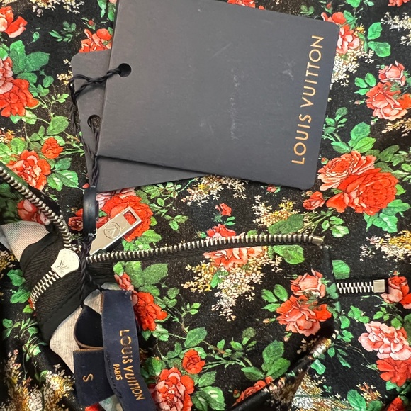 Louis Vuitton floral blossom top - Picture 11 of 11